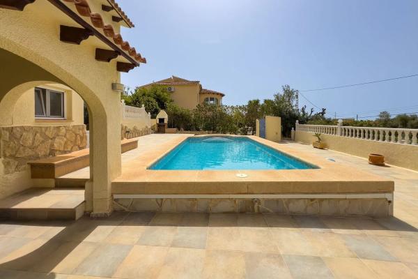 Detached villa for sale in Urbanización Canuta Baja, Calpe thumbnail 1