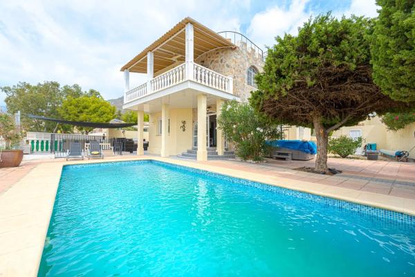 Detached villa for sale in Urbanización Canuta Baja, Calpe thumbnail 1