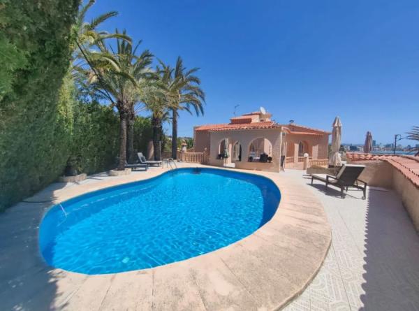 Wolnostojąca willa na sprzedaż w  Partida Maryvilla, Calpe photo 1