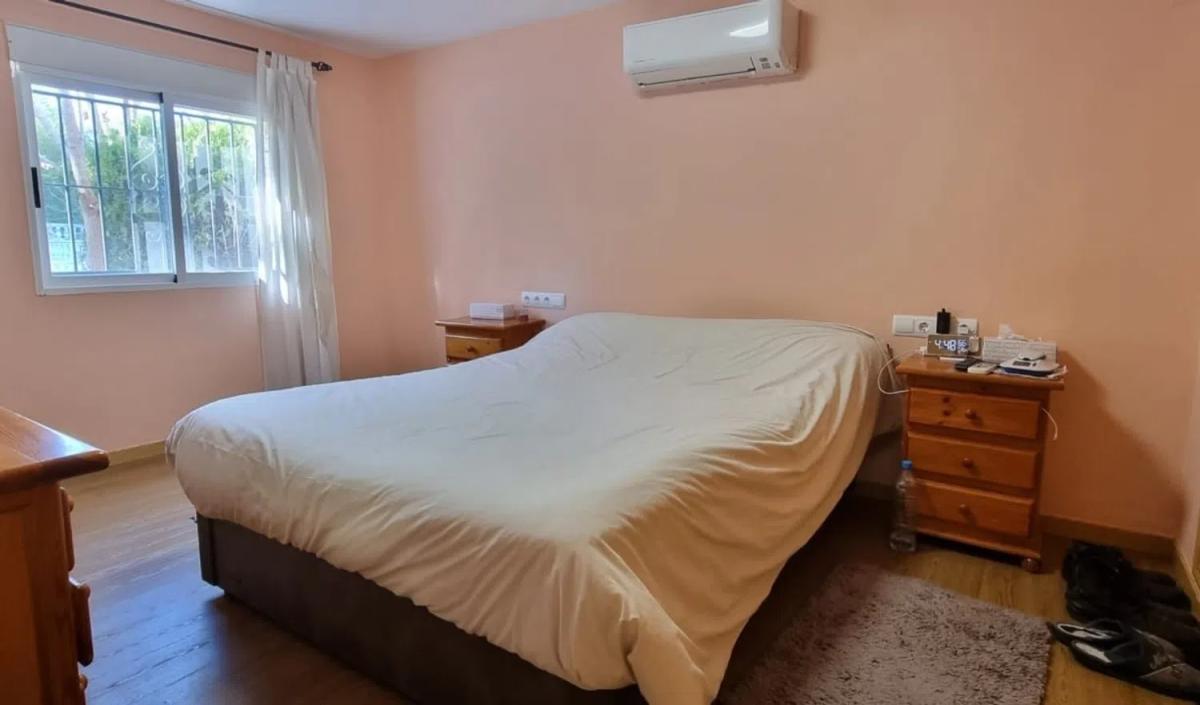Sprzedaż niezależnego domku jednorodzinnego w  Pla Senieta, Kalpe photo 4