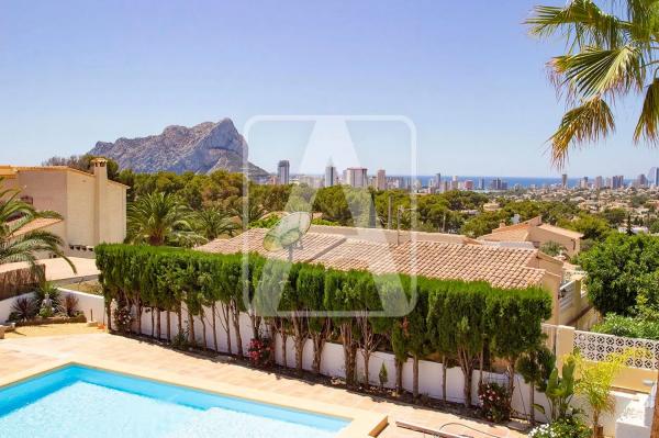 Chalet independiente en venta en Cometa-Carrió, Calpe thumbnail 1