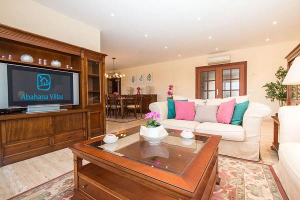 Detached villa for sale in  Urbanización Ortenbach, 9 --F, Calpe photo 4