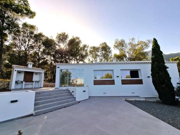 Detached villa for sale in Urbanización Canuta de Ifach, 6 E, Calpe photo 1