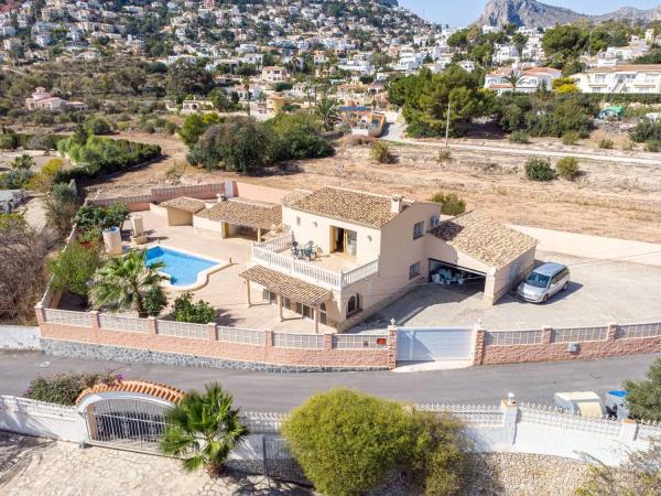 Detached villa for sale in Urbanización Canuta de Ifach, Calpe photo 1