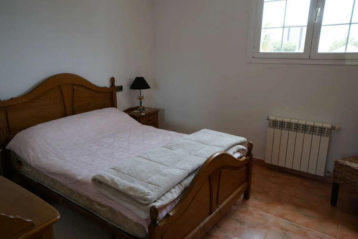 Sprzedaż niezależnego domku jednorodzinnego w Cometa-Carrió, Kalpe photo 4