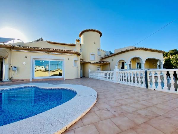 Detached villa for sale in Urbanización Canuta Baja, Calpe thumbnail 1