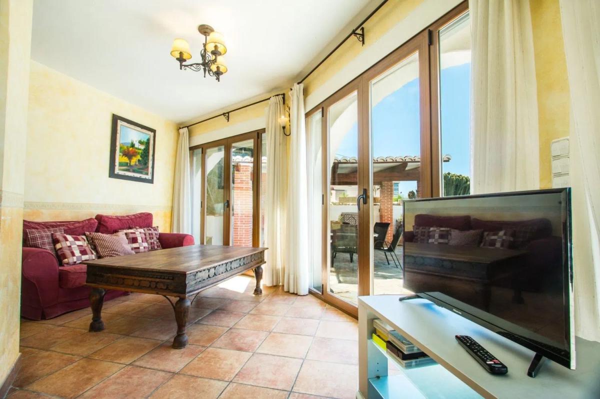 Sale of independent chalet in Playa de Fossa-Levante, Calpe
photo 4