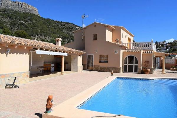 Wolnostojąca willa na sprzedaż w Urbanización Canuta de Ifach, Calpe photo 1
