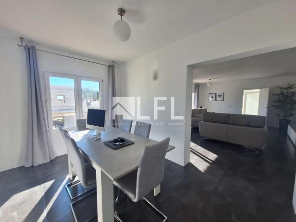 Detached villa for sale in  Urbanización Canuta de Ifach, Calpe photo 4
