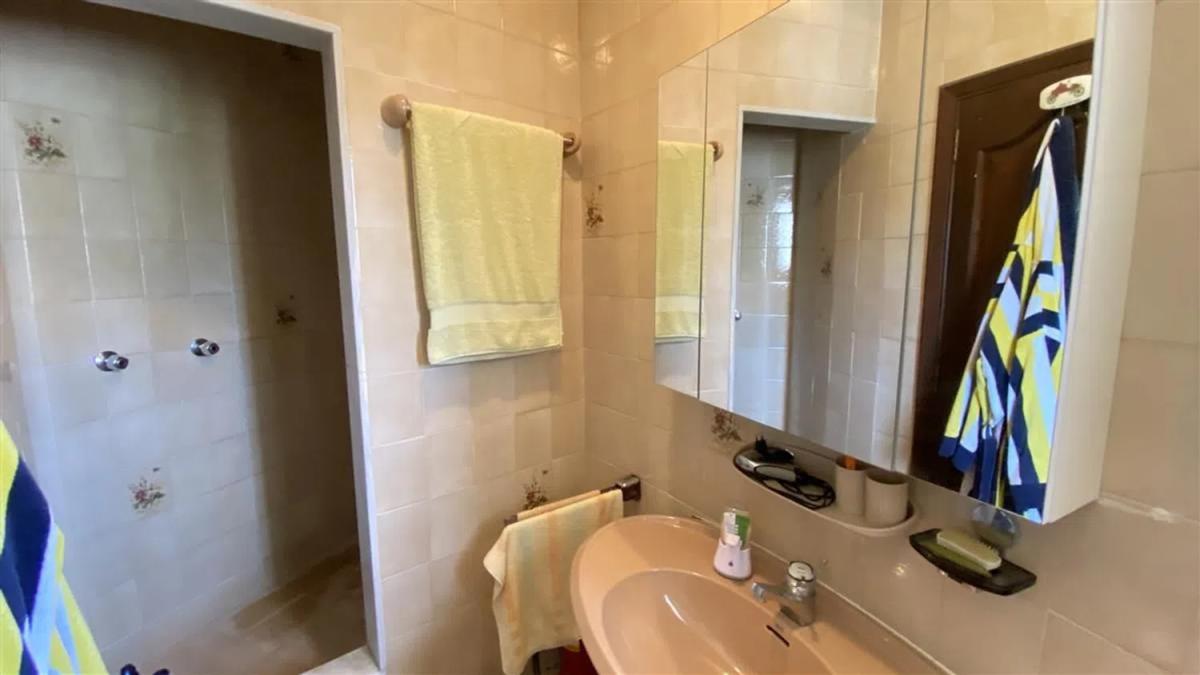 Sprzedaż niezależnego domku jednorodzinnego w  Partida la Empedrola, 12, Kalpe photo 3