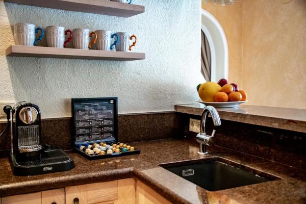 Detached villa for sale in  Urbanización Canuta de Ifach, Calpe photo 4
