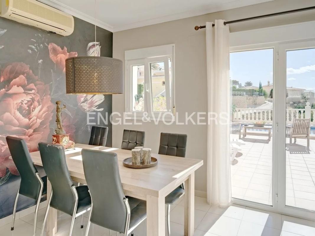 Sprzedaż niezależnego domku jednorodzinnego w  Urbanización Canuta, Kalpe photo 3