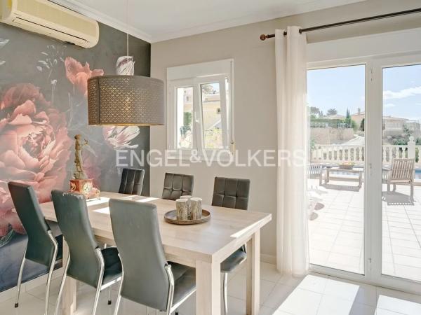 Detached villa for sale in Urbanización Canuta, Calpe thumbnail 2