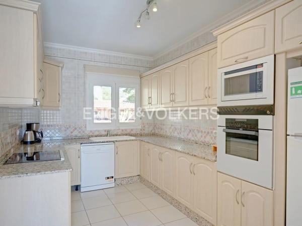 Detached villa for sale in  Urbanización Canuta, Calpe photo 4