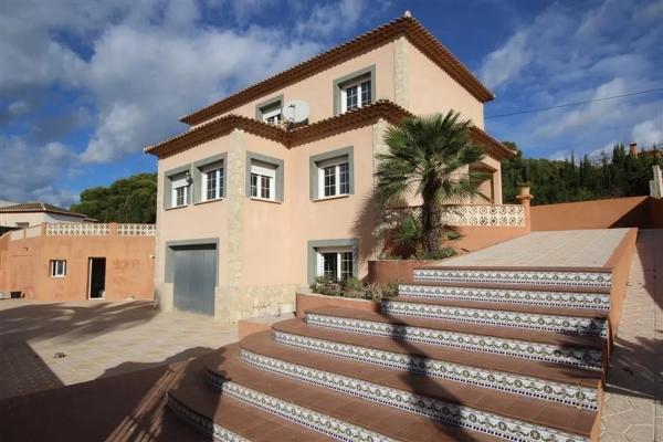Detached villa for sale in  Cometa-Carrió, Calpe photo 1
