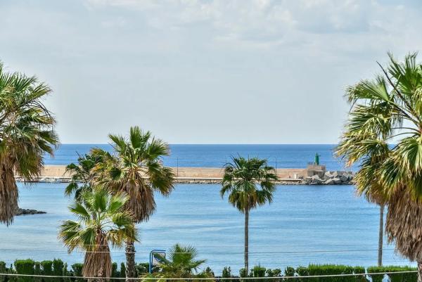 Apartment for sale in  Playa Arenal-Bol, Calpe photo 2