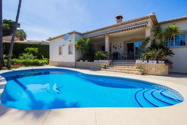 Detached villa for sale in Avenida la Manzanera, Calpe photo 1