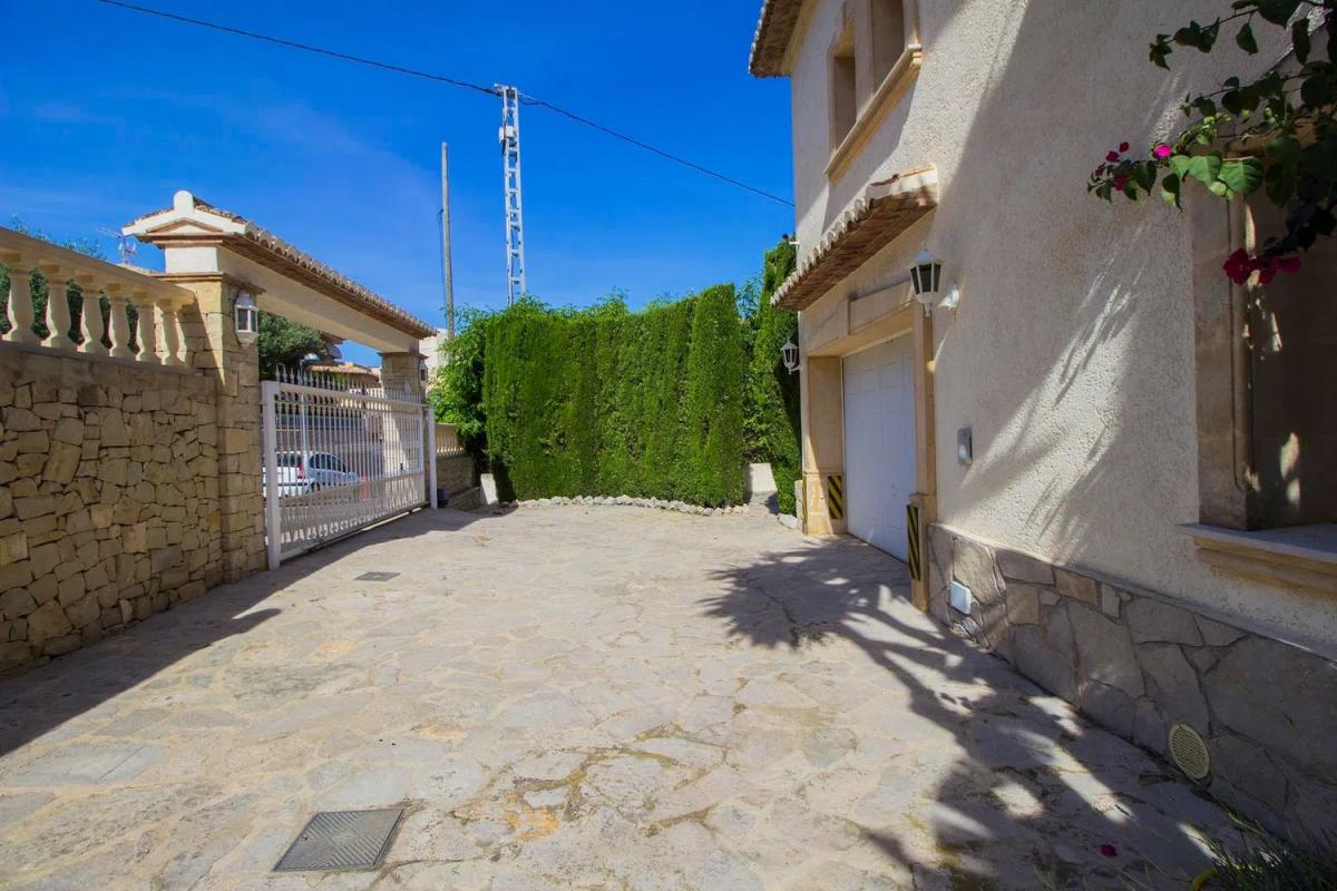 Sale of independent chalet in Avenida la Manzanera, Calpe
 photo 4