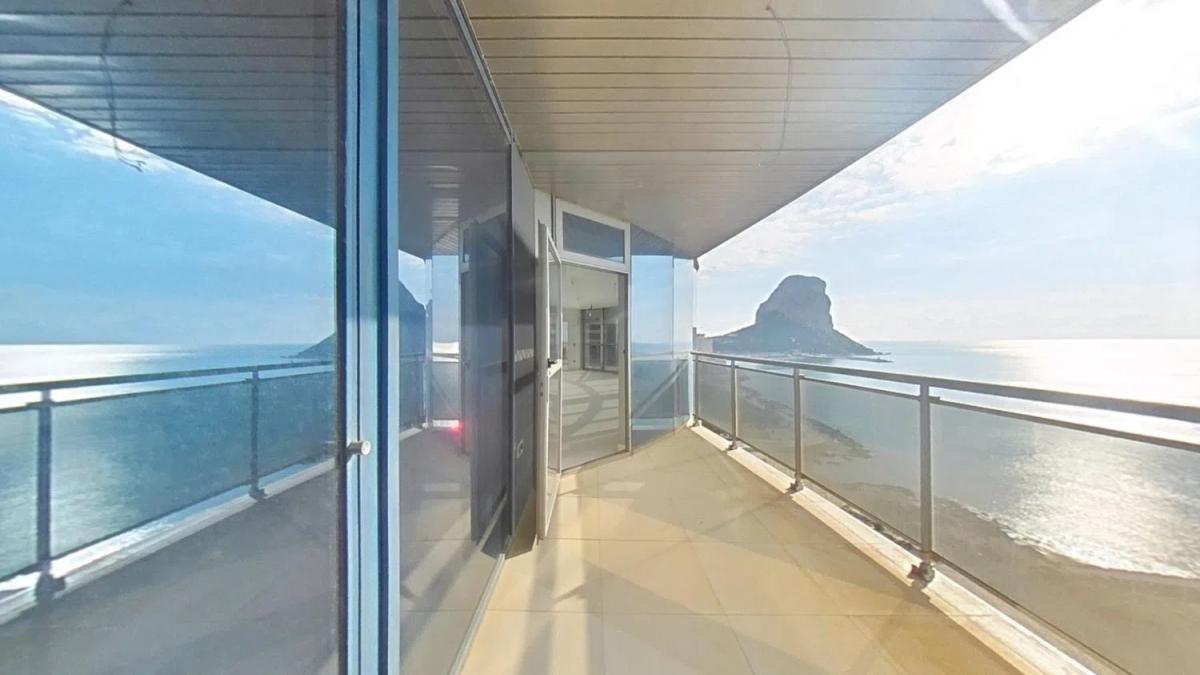 Sale of apartment in Paseo Maritimo Playa del Bol, 28 -26, Calpe
 photo 4
