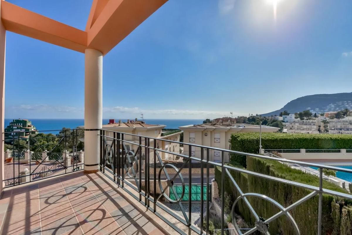 Sale of independent chalet in Avenida la Manzanera, Calpe
photo 3