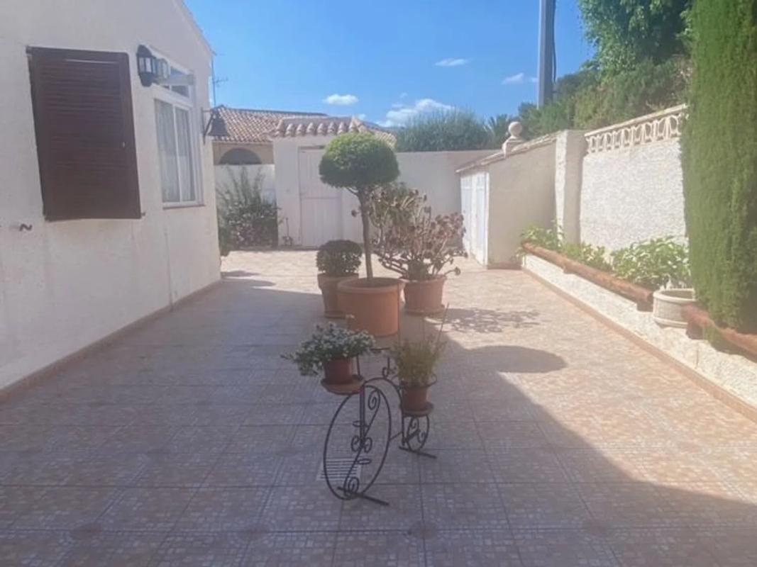 Venta de chalet independiente en Урбанисасьон Рокас Бланкас, Benidorm
 photo 3