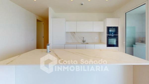 Piso en venta en  Calle d'Aigües, Benidorm photo 4