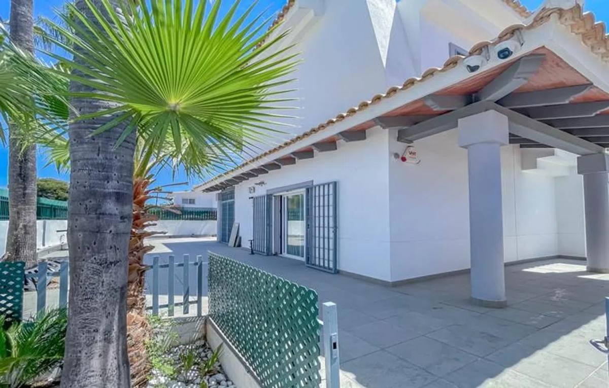 Venta de chalet independiente en Avenida Doctor Severo Ochoa, Benidorm
 photo 2