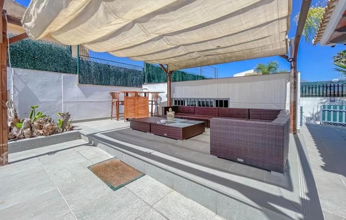 Venta de chalet independiente en Avenida Doctor Severo Ochoa, Benidorm
 photo 4