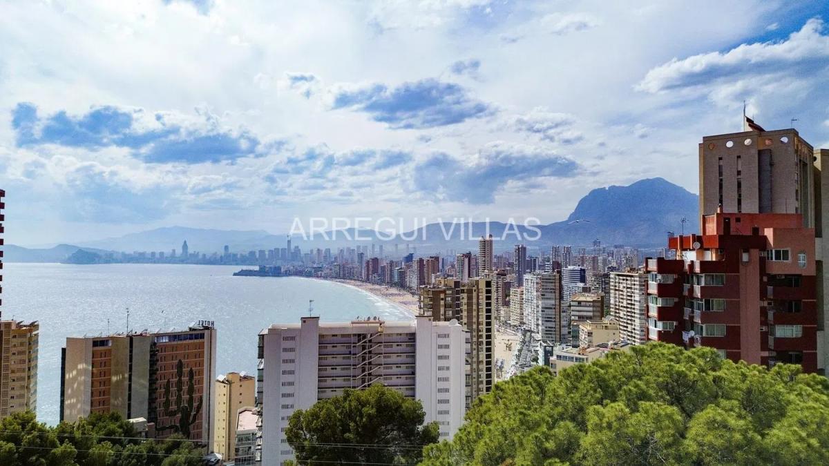 Venta de chalet independiente en Barrio Zona Sierra Helada, Benidorm
photo 2