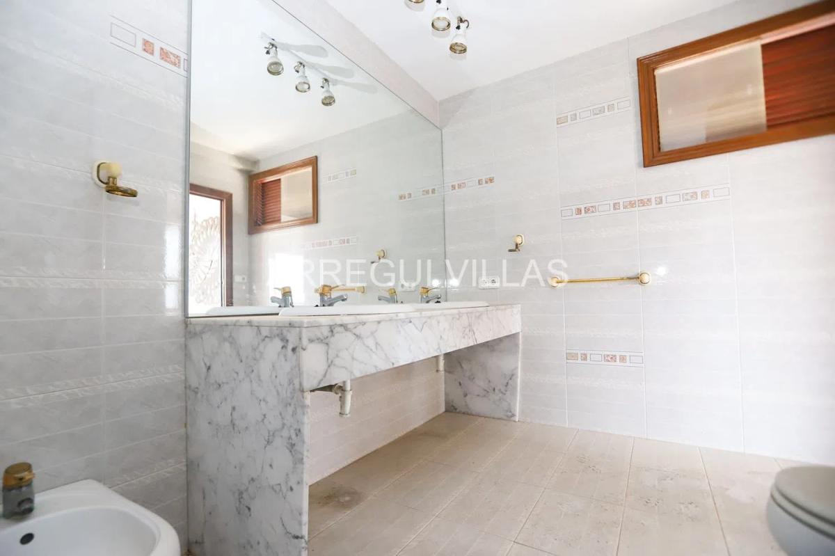 Venta de chalet independiente en Barrio Zona Sierra Helada, Benidorm
photo 3