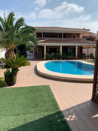 Chalet independiente en venta en  Avenida Doctor Severo Ochoa, Benidorm photo 1