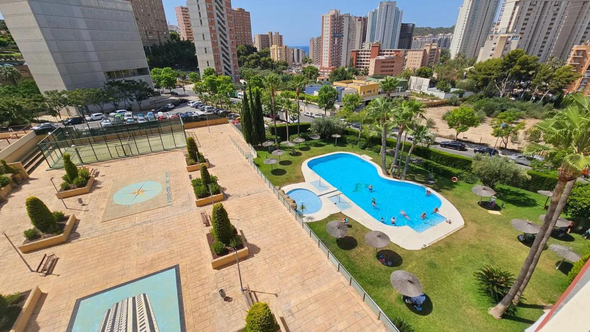 Sale of apartment in Calle de la Torre les Maçanes, 1, Benidorm
photo 1