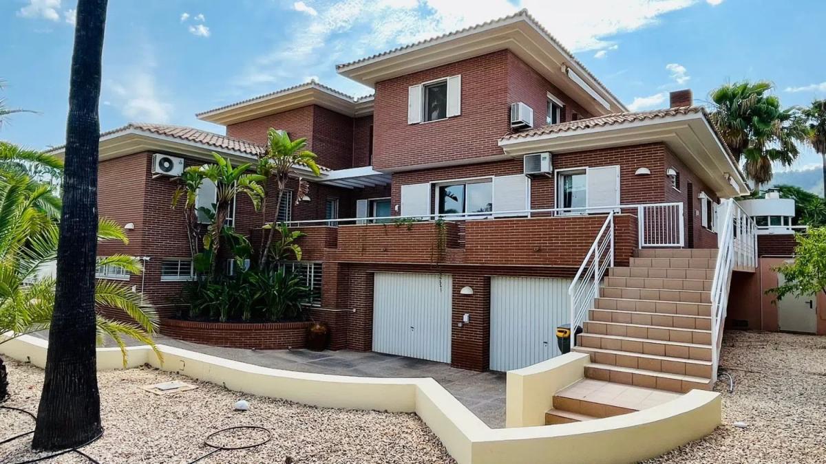 Venta de chalet independiente en Barrio Zona Sierra Helada, Benidorm
photo 1