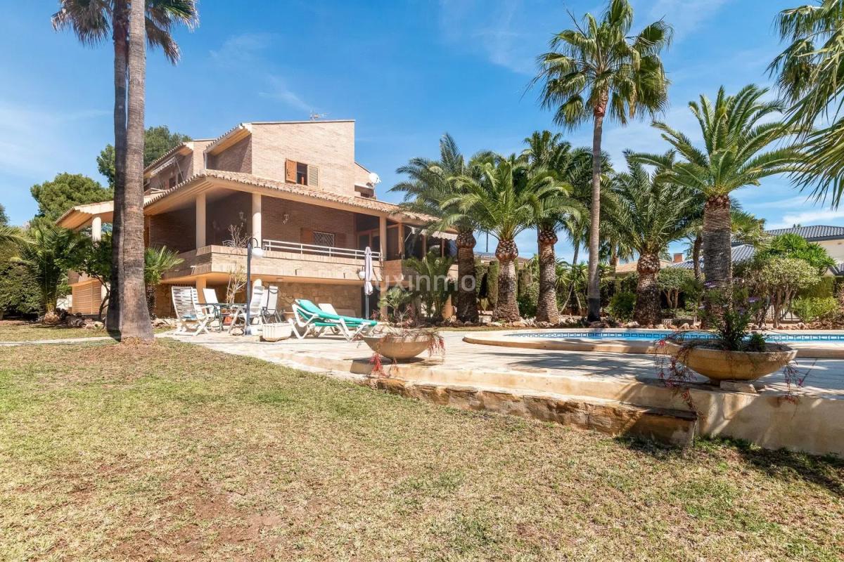 Venta de chalet independiente en Pueblo Levante, Benidorm
photo 1
