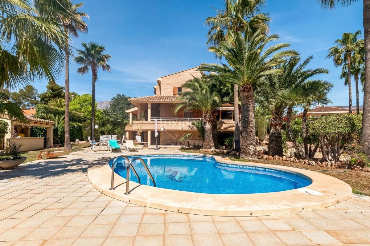 Venta de chalet independiente en Pueblo Levante, Benidorm
photo 2