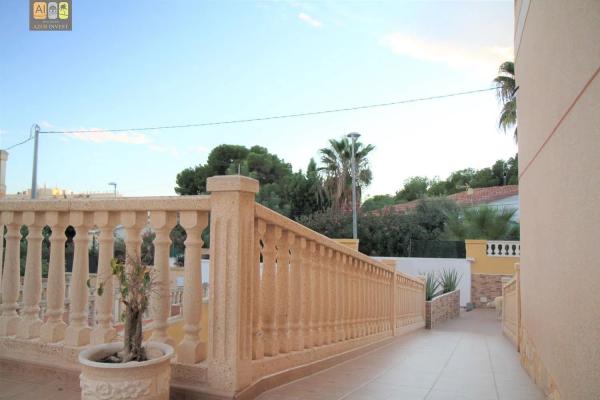 Detached villa for sale in Pueblo Poniente, Benidorm thumbnail 1