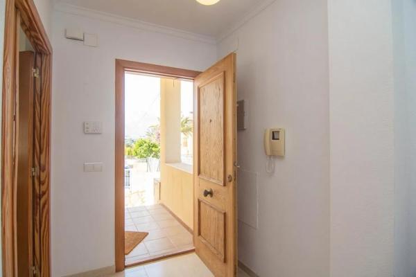 Detached villa for sale in Barrio Zona Sierra Helada, Benidorm thumbnail 2