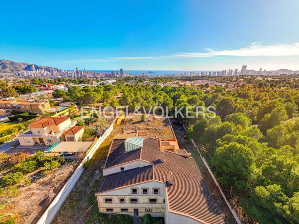 Chalet independiente en venta en  Camino del Planet, 30, Benidorm photo 1