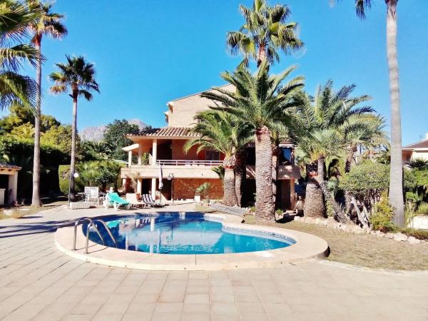 Chalet independiente en venta en  Pueblo Levante, Benidorm photo 1