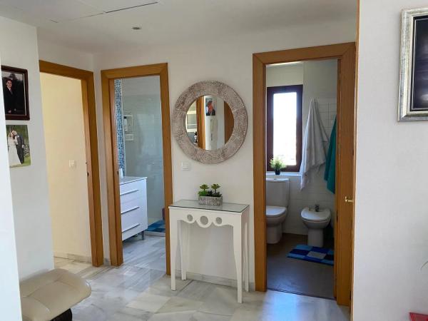 Piso en venta en  Calle Presidente Adolfo Suárez, Benidorm photo 4