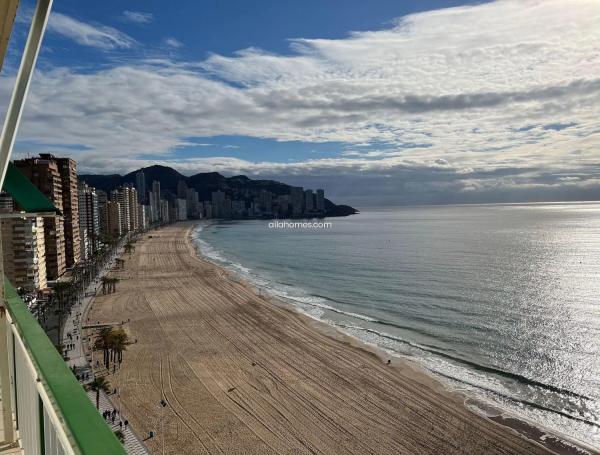Apartment for sale in  Calle de Valencia, Benidorm photo 2