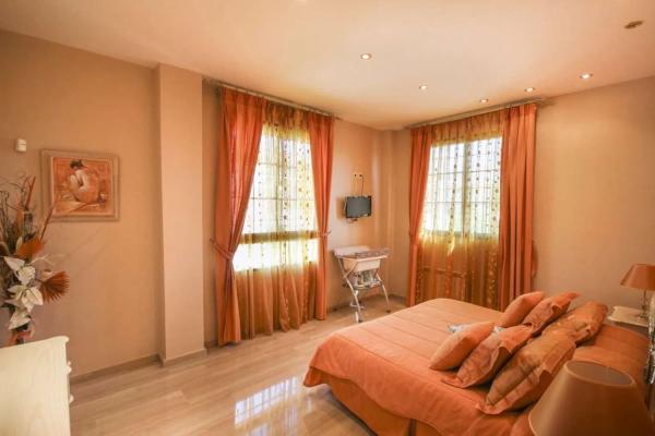 Chalet independiente en venta en  Barrio Zona Sierra Helada, Benidorm photo 4