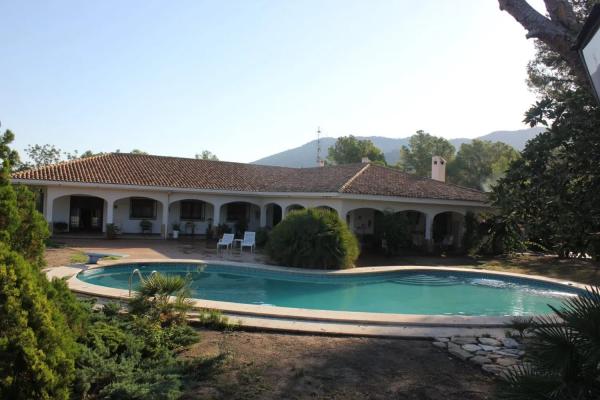 Chalet independiente en venta en  Barrio Zona Sierra Helada, Benidorm photo 1