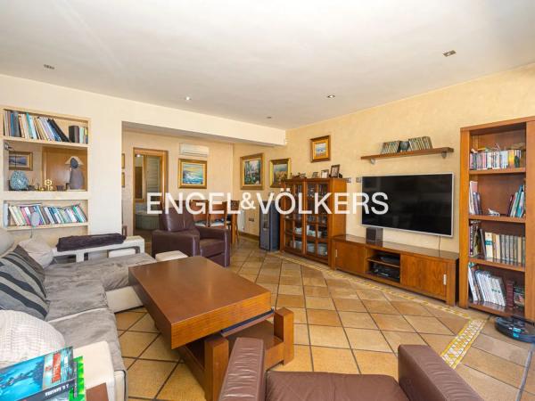 Chalet independiente en venta en  Calle Pekín, 6, Benidorm photo 3