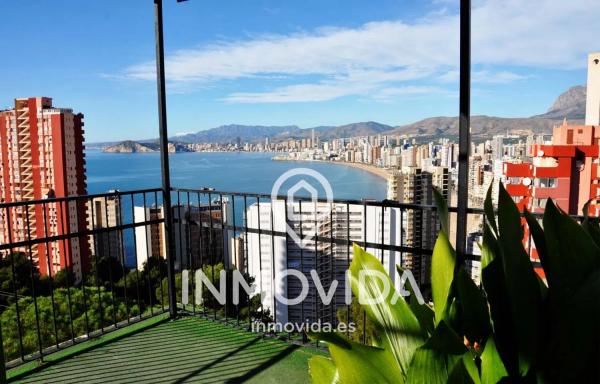 Chalet independiente en venta en  Calle Sierra Dorada, 3, Benidorm photo 1