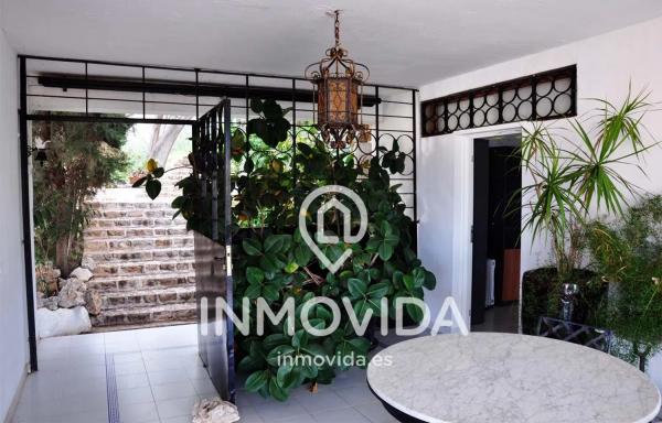 Chalet independiente en venta en  Calle Sierra Dorada, 3, Benidorm photo 2
