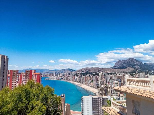 Chalet independiente en venta en  Barrio Zona Sierra Helada, Benidorm photo 2