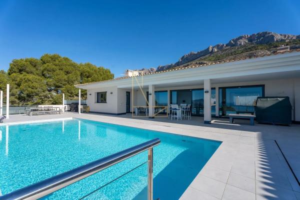 Independent chalet for sale in Altea la Vella, Altea
photo 1