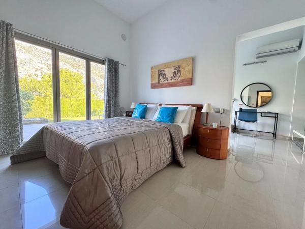 Chalet independiente en venta en  Calle Lotería, Altea photo 3