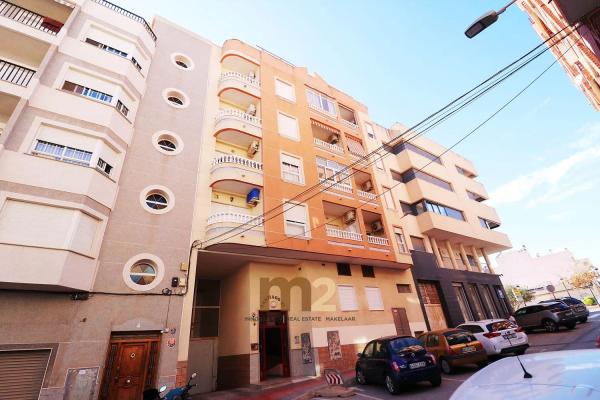Piso en venta en  Calle les Vinyes, Guardamar del Segura photo 1